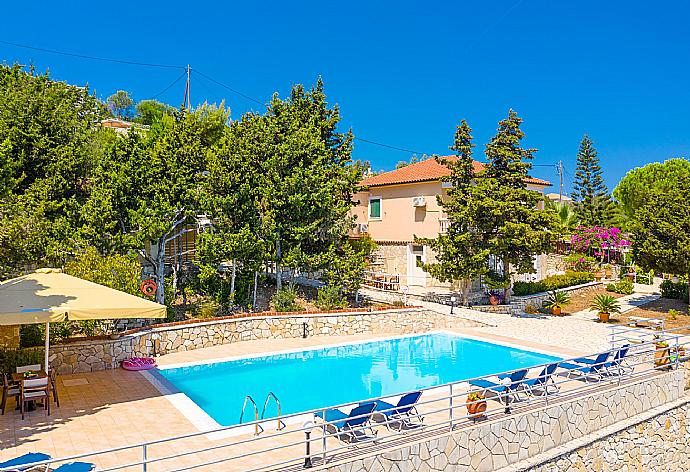 ,Beautiful villa with private pool and terrace with panoramic sea views . - Dolphin House . (Galerie de photos) }}