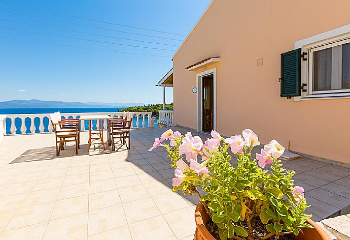 Beautiful villa with private terrace  . - Dolphin Villa 3 . (Fotogalerie) }}