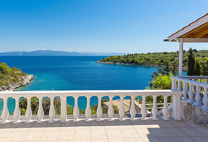 Private terrace with sea views . - Dolphin Villa 3 . (Galleria fotografica) }}