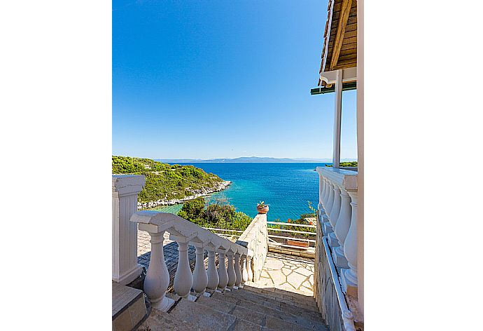 Private terrace with sea views . - Dolphin Villa 3 . (Galerie de photos) }}