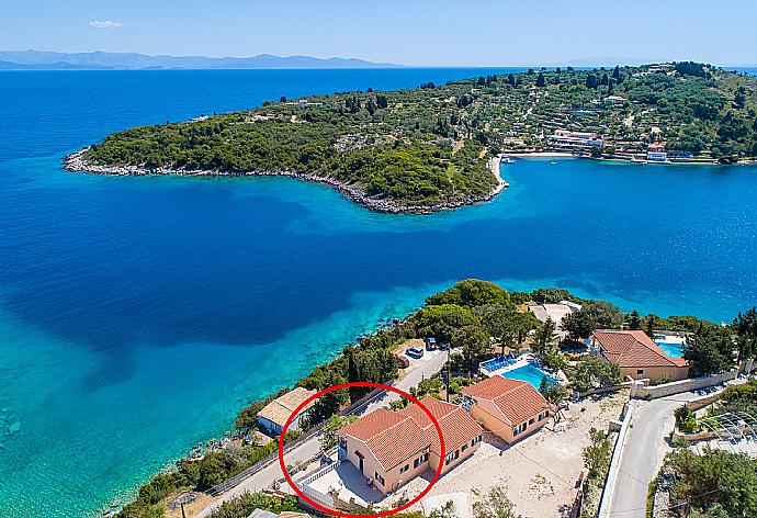 Aerial view of Moggonisi showing location of Dolphin Villa 3 . - Dolphin Villa 3 . (Galleria fotografica) }}