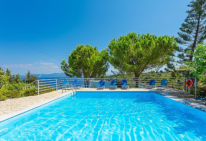 Shared pool with panoramic sea views . - Dolphin Villa 3 . (Galería de imágenes) }}