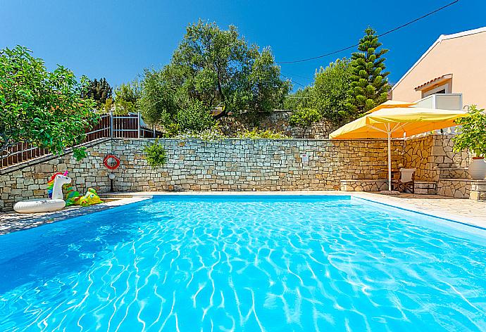 Shared pool with panoramic sea views . - Dolphin Villa 3 . (Galerie de photos) }}