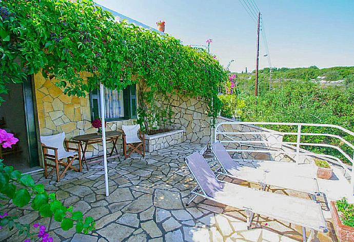 Private terrace area with sea views . - Dolphin Studio . (Galleria fotografica) }}