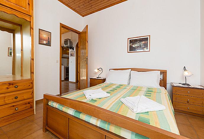 Double bedroom with A/C and balcony access . - Dolphin Villa 1 . (Galerie de photos) }}