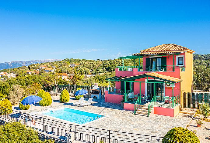 Beautiful villa with private pool, terrace, and garden with panoramic sea views . - Villa Valio . (Galería de imágenes) }}