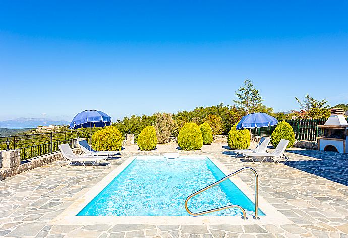 Private pool, terrace, and garden with panoramic sea views . - Villa Valio . (Galería de imágenes) }}