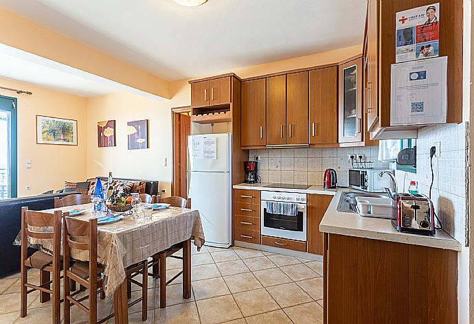 Equipped kitchen . - Villa Valio . (Fotogalerie) }}