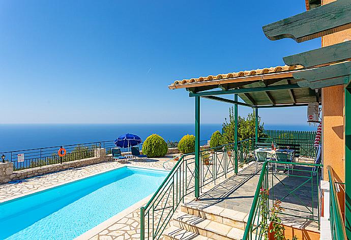 Terrace with panoramic sea views . - Villa Vera . (Galería de imágenes) }}