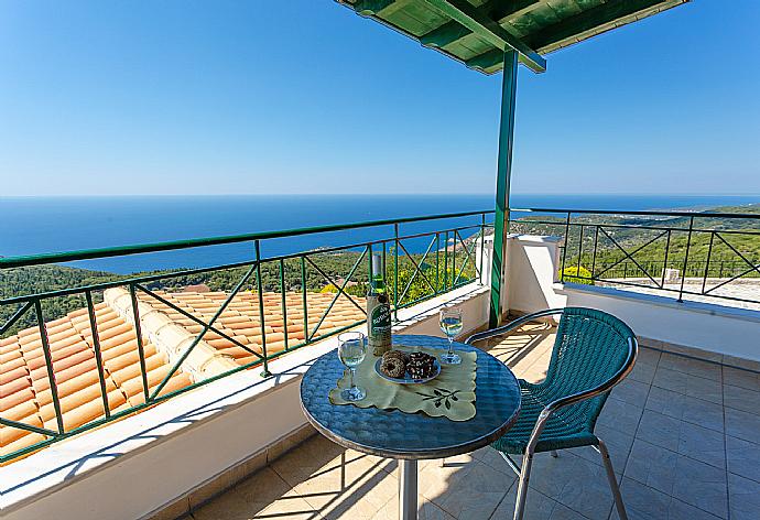 Balcony on first floor with panoramic sea views . - Villa Vera . (Fotogalerie) }}