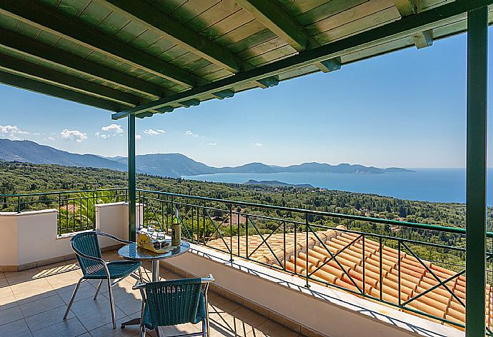 Balcony on first floor with panoramic sea views . - Villa Vera . (Fotogalerie) }}