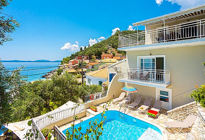 Beautiful villa with private pool and terrace with sea views . - Villa Thalassa . (Галерея фотографий) }}