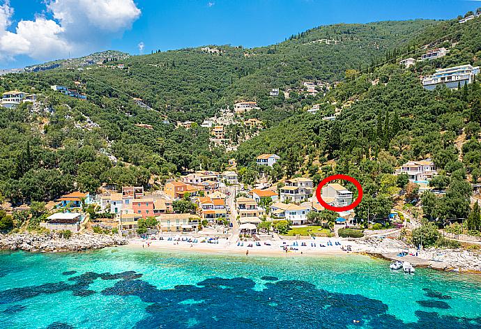 ,Aerial view of Kaminaki showing location of Villa Thalassa . - Villa Thalassa . (Galerie de photos) }}