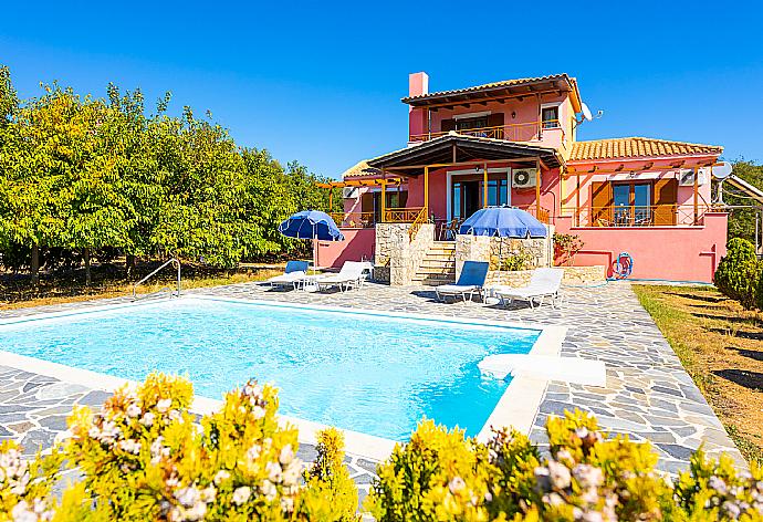 ,Beautiful villa with private pool, terrace, and garden with panoramic sea views . - Villa Aetos . (Galería de imágenes) }}