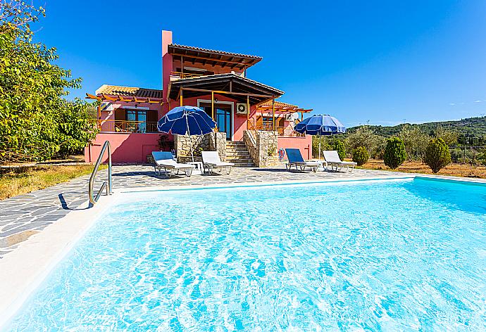 Beautiful villa with private pool, terrace, and garden with panoramic sea views . - Villa Aetos . (Galería de imágenes) }}