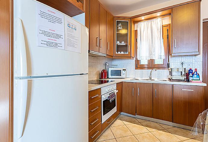 Equipped kitchen . - Villa Aetos . (Галерея фотографий) }}