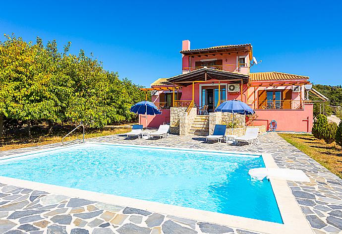 Beautiful villa with private pool, terrace, and garden with panoramic sea views . - Villa Aetos . (Fotogalerie) }}
