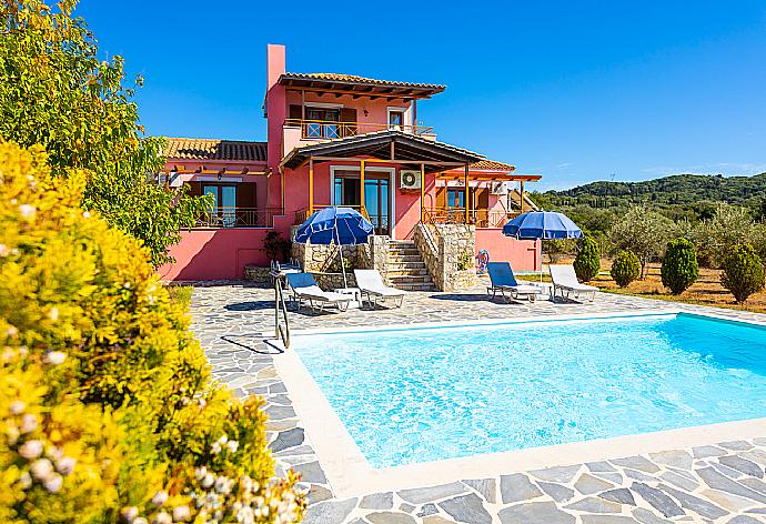 Beautiful villa with private pool, terrace, and garden with panoramic sea views . - Villa Aetos . (Galleria fotografica) }}