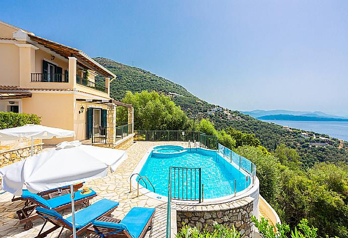 Beautiful villa with private infinity pool and terrace with panoramic sea views . - Villa Magda . (Photo Gallery) }}