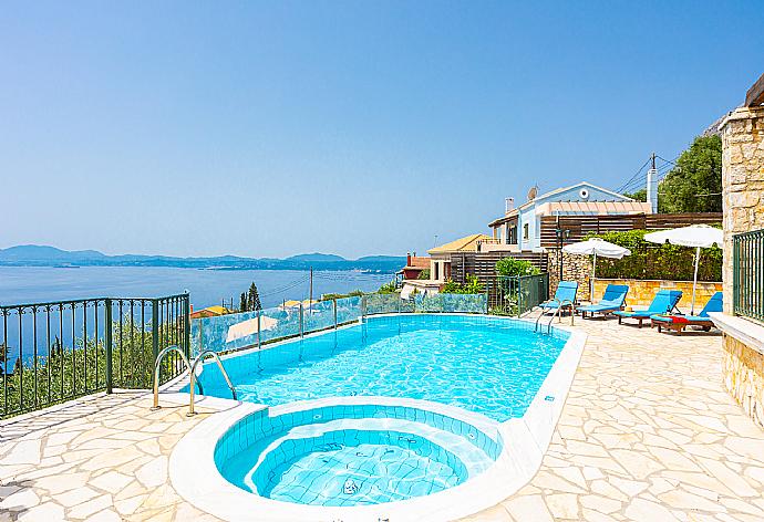 Private infinity pool and terrace with panoramic sea views . - Villa Magda . (Photo Gallery) }}