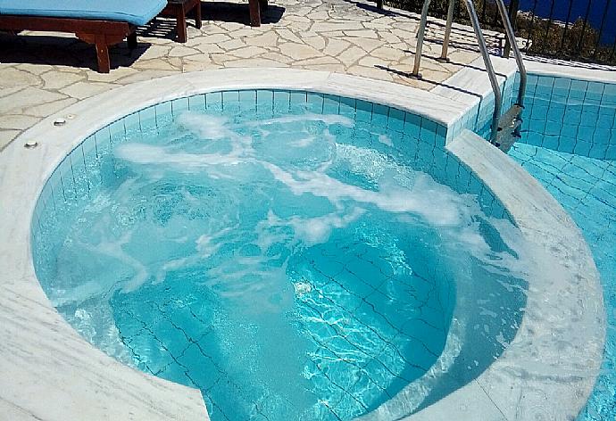 Private infinity pool with jacuzzi . - Villa Magda . (Galleria fotografica) }}