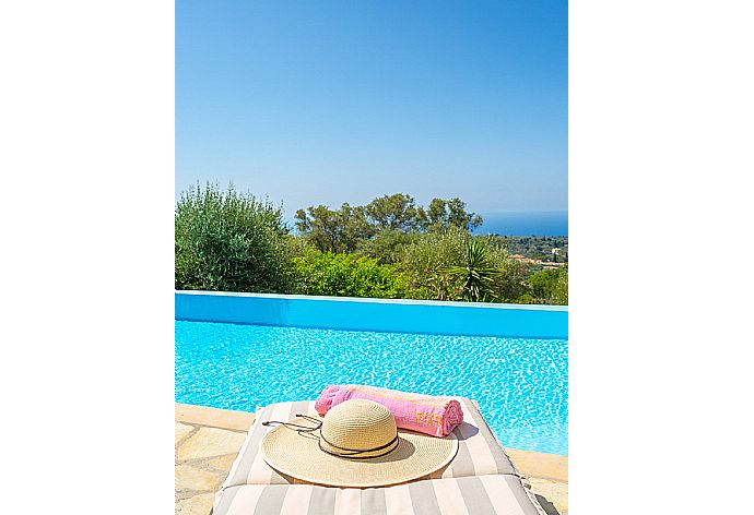 Private infinity pool with panoramic sea views . - Villa Belvedere Verde . (Galería de imágenes) }}