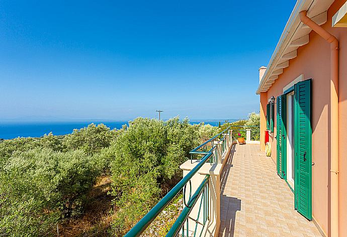 Terrace with panoramic sea views . - Villa Belvedere Rosa . (Galleria fotografica) }}