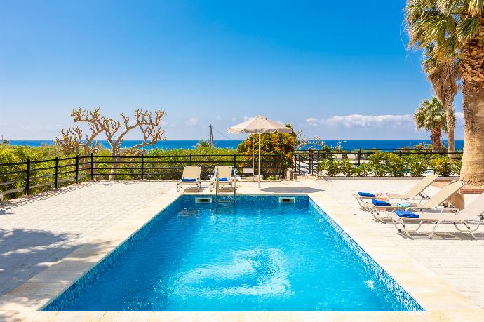 Spiros Beach Villa