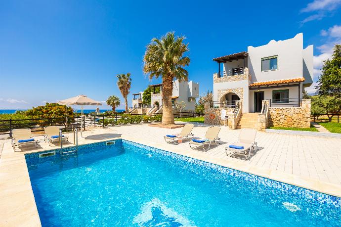 Spiros Beach Villa