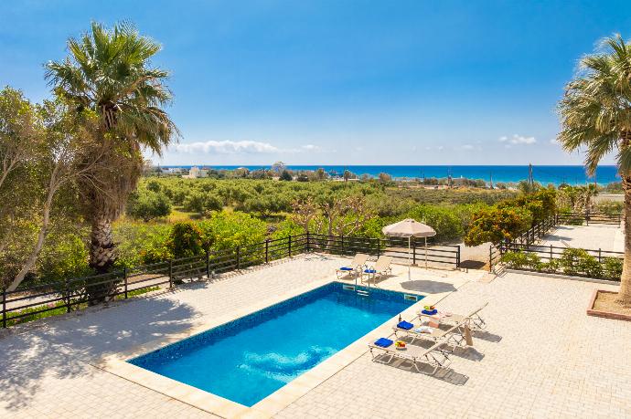 Spiros Beach Villa