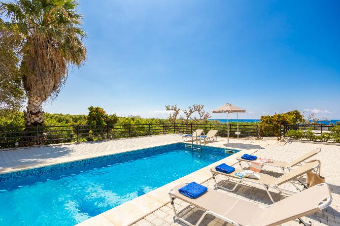 Spiros Beach Villa