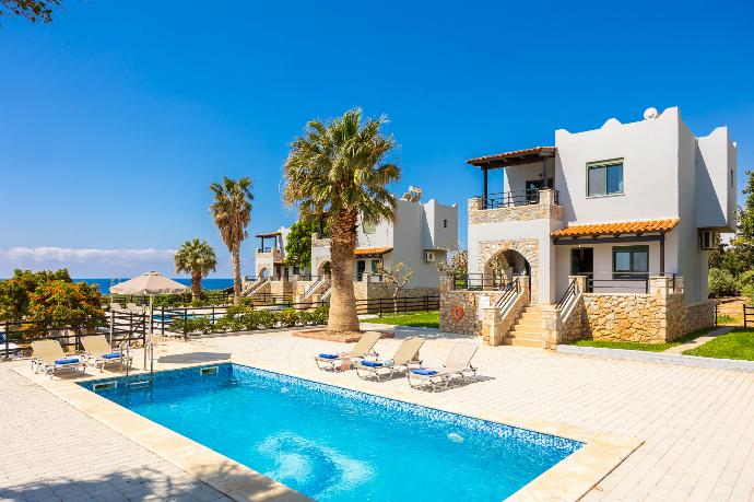 Spiros Beach Villa