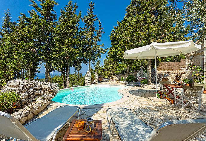 Beautiful villa with private pool and terrace with sea views . - Villa Gallini . (Galería de imágenes) }}