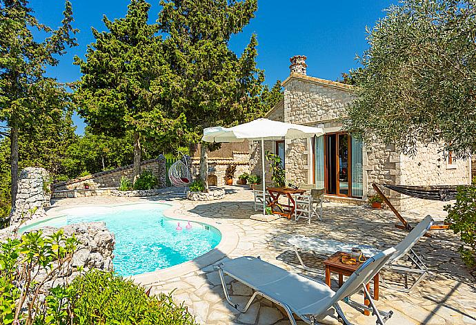 Beautiful villa with private pool and terrace . - Villa Gallini . (Photo Gallery) }}