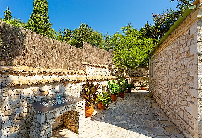 Terrace area . - Villa Gallini . (Galerie de photos) }}