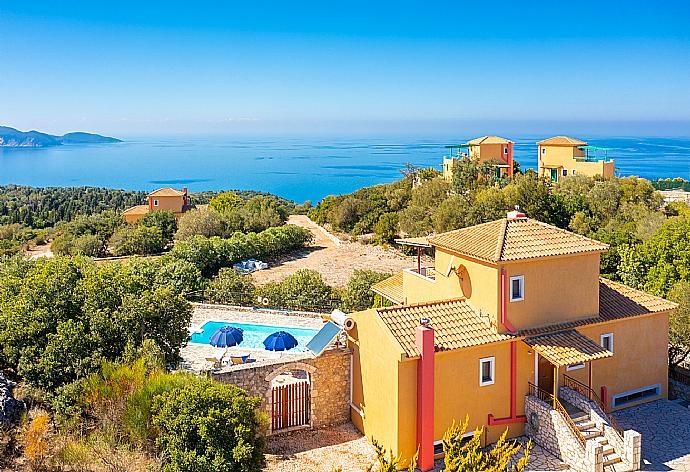 Aerial view of Villa Yeraki . - Villa Yeraki . (Galería de imágenes) }}