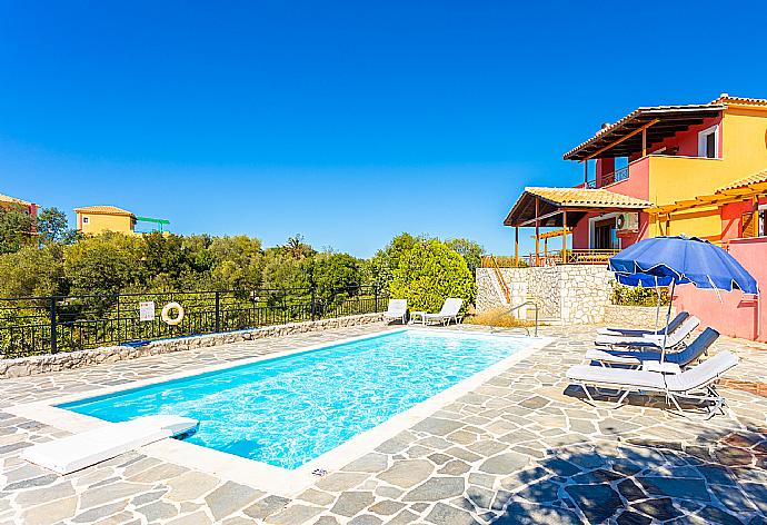 Beautiful villa with private pool and terrace with panoramic sea views . - Villa Yeraki . (Galería de imágenes) }}