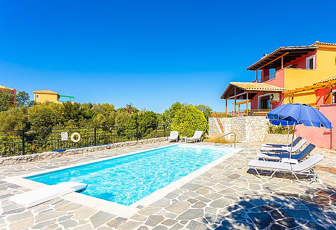 Beautiful villa with private pool and terrace with panoramic sea views . - Villa Yeraki . (Галерея фотографий) }}