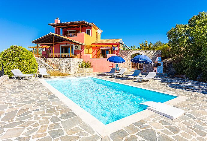 Beautiful villa with private pool and terrace with panoramic sea views . - Villa Yeraki . (Photo Gallery) }}