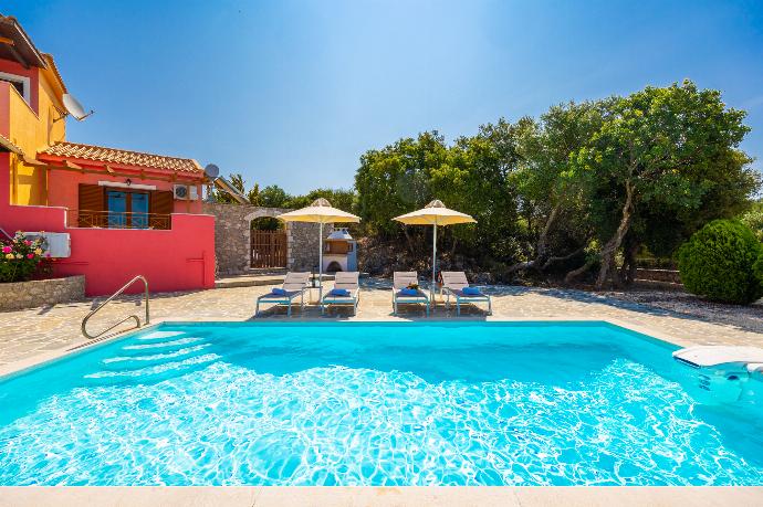 Private pool and terrace with sea views . - Villa Yeraki . (Photo Gallery) }}