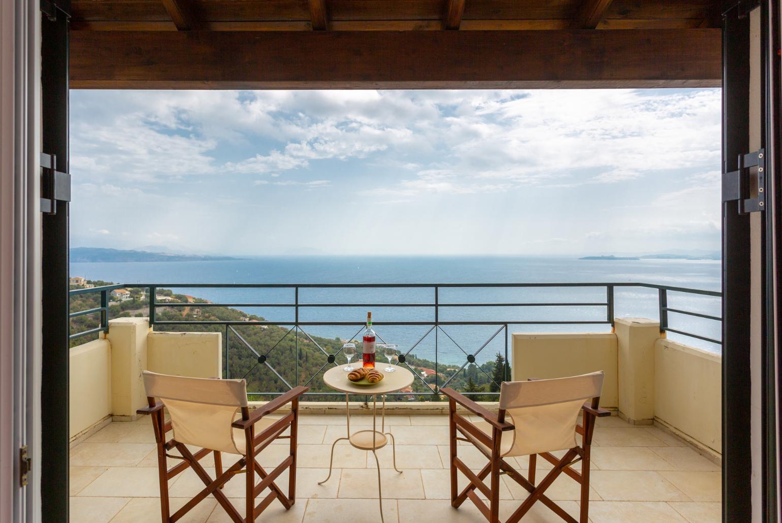 Balcony with panoramic sea views