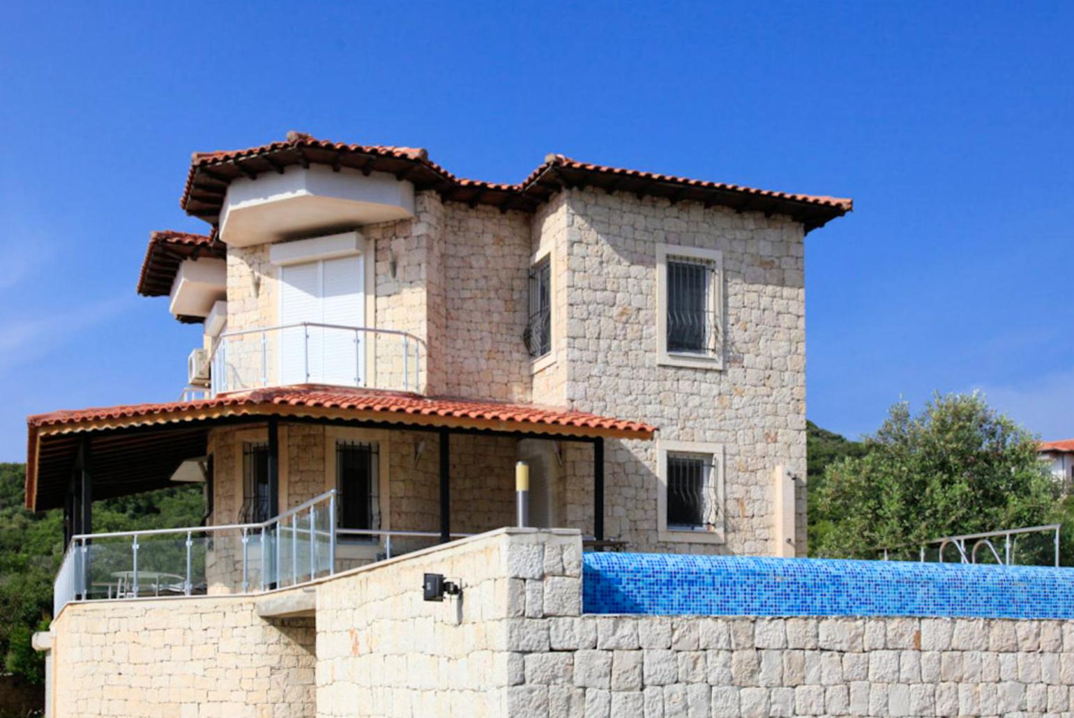 Beautiful villa with private pool and terrace with sea views