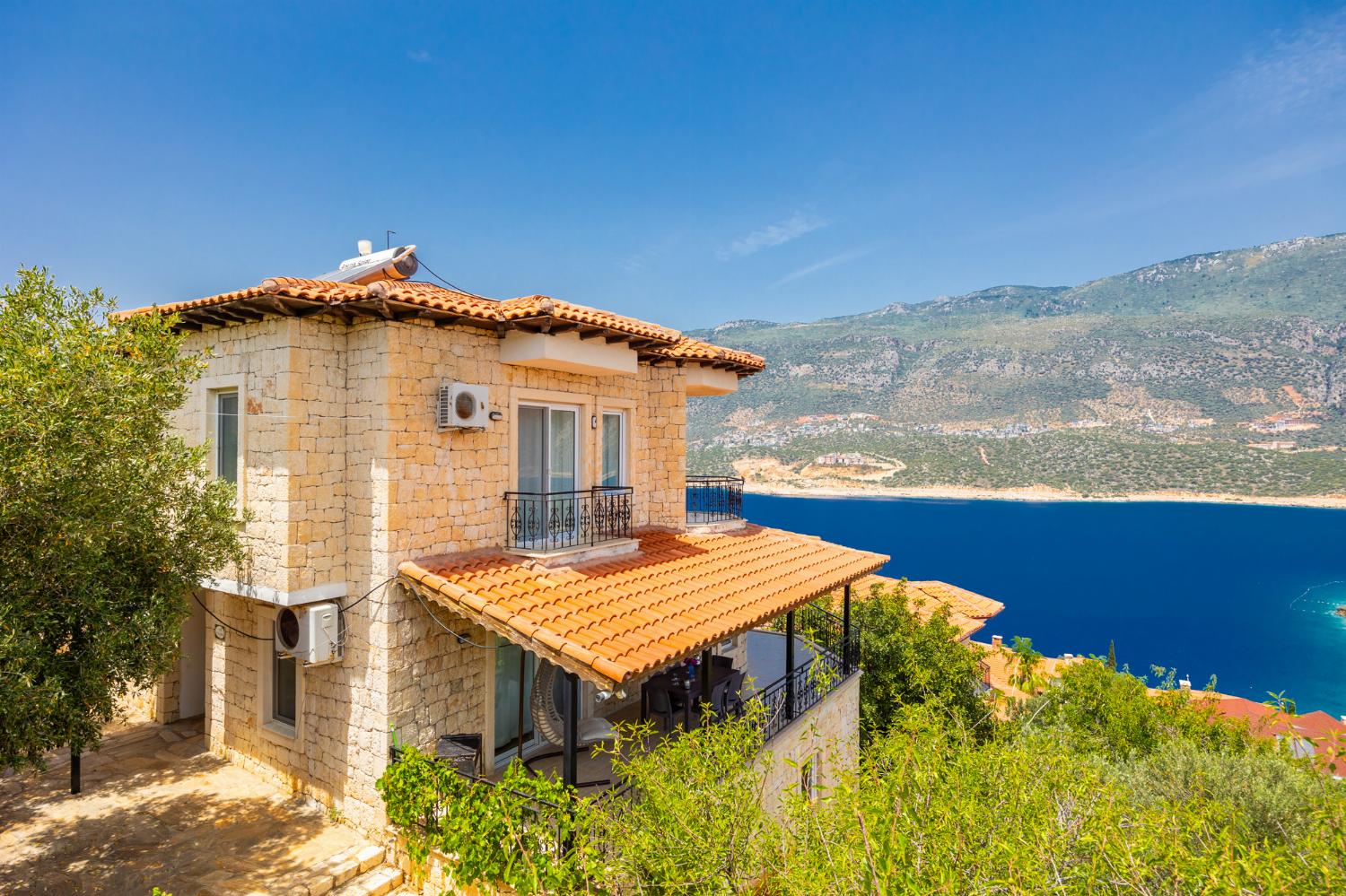 Beautiful villa with private pool and terrace with sea views