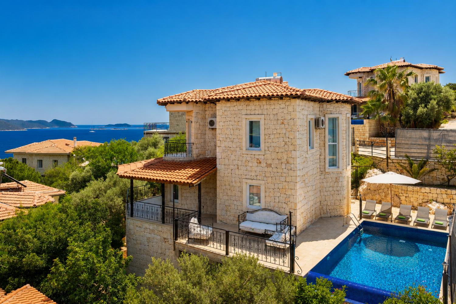 Beautiful villa with private pool and terrace with sea views