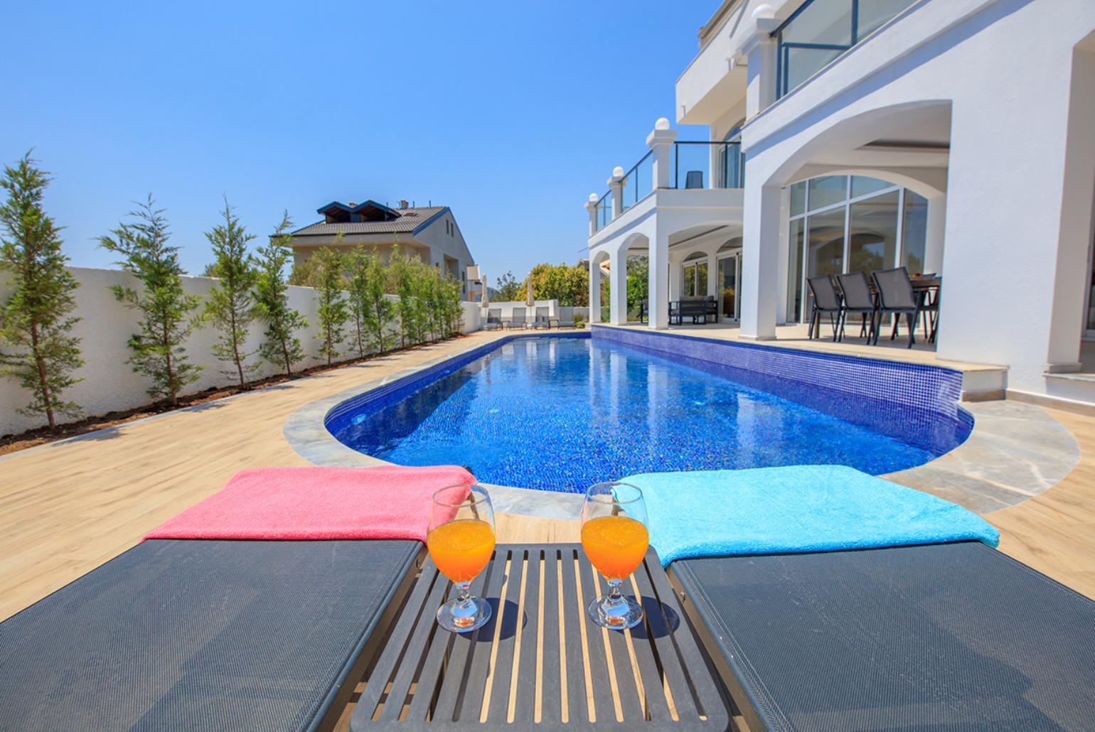 Private pool and terrace