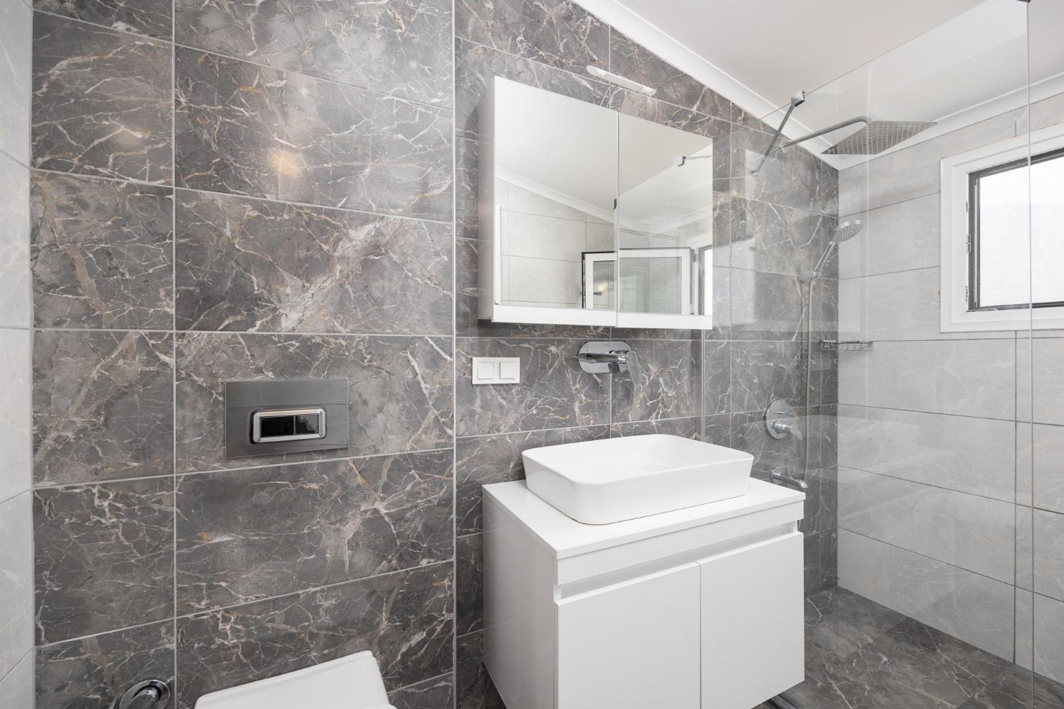 En suite bathroom with shower