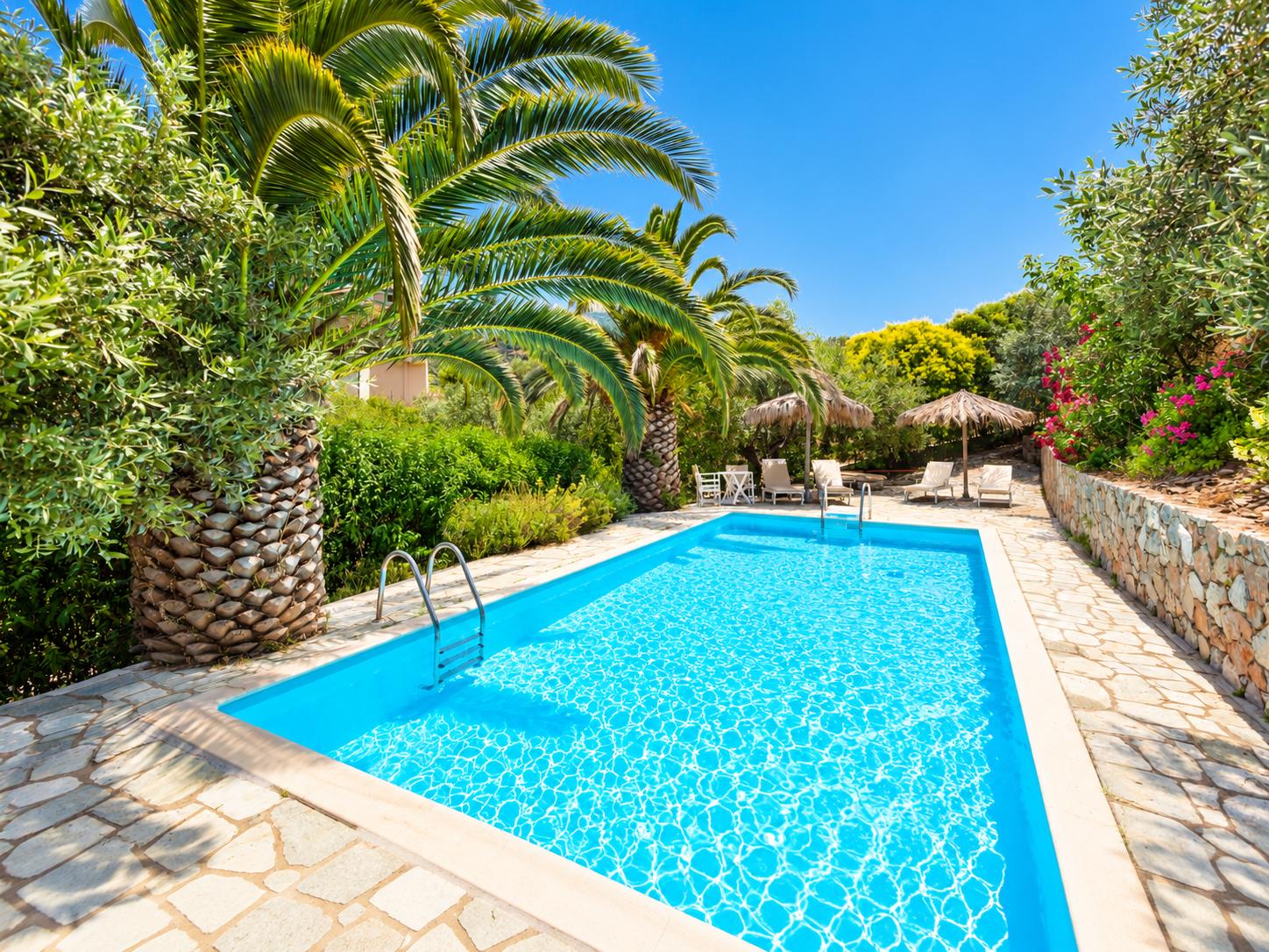 Private pool and terrace