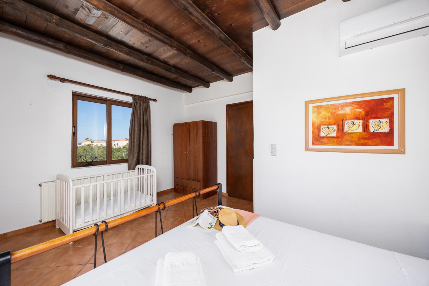 Double bedroom with en suite bathroom and A/C