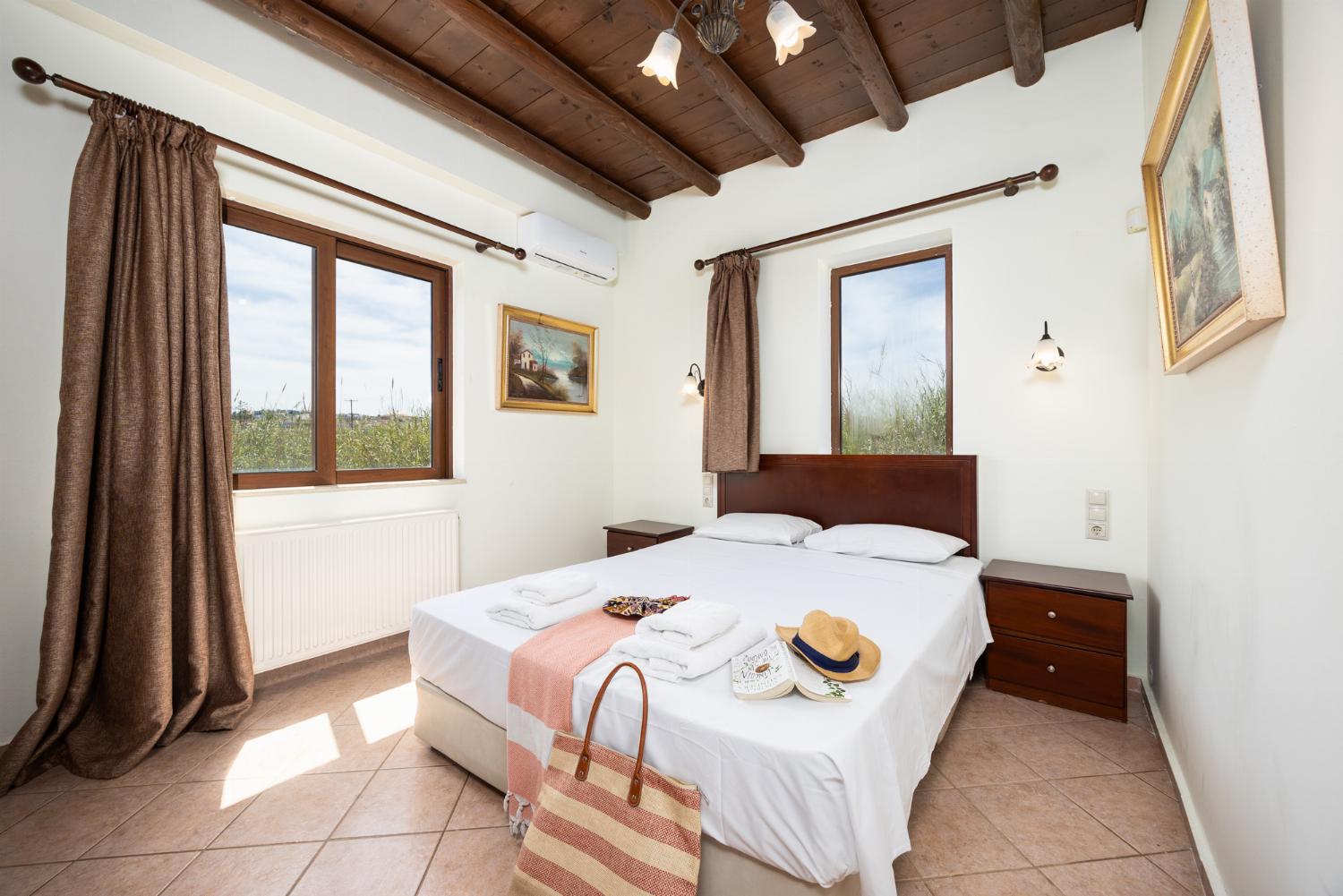 Double bedroom with en suite bathroom and A/C