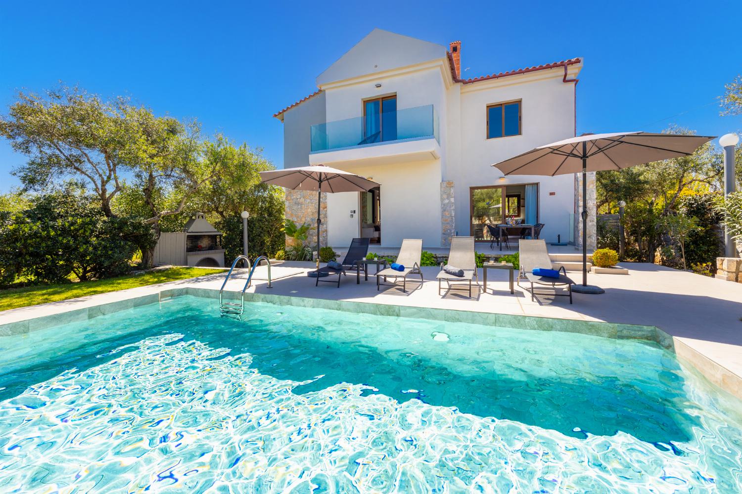 Beautiful vila with private pool and terrace